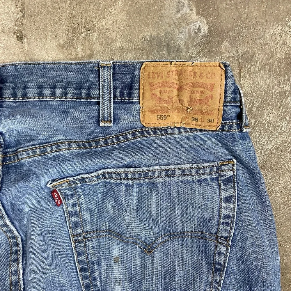 Levi's 559 Jeans Size 38x30 Blue Denim Medium Wash Relaxed Straight Casual Fit